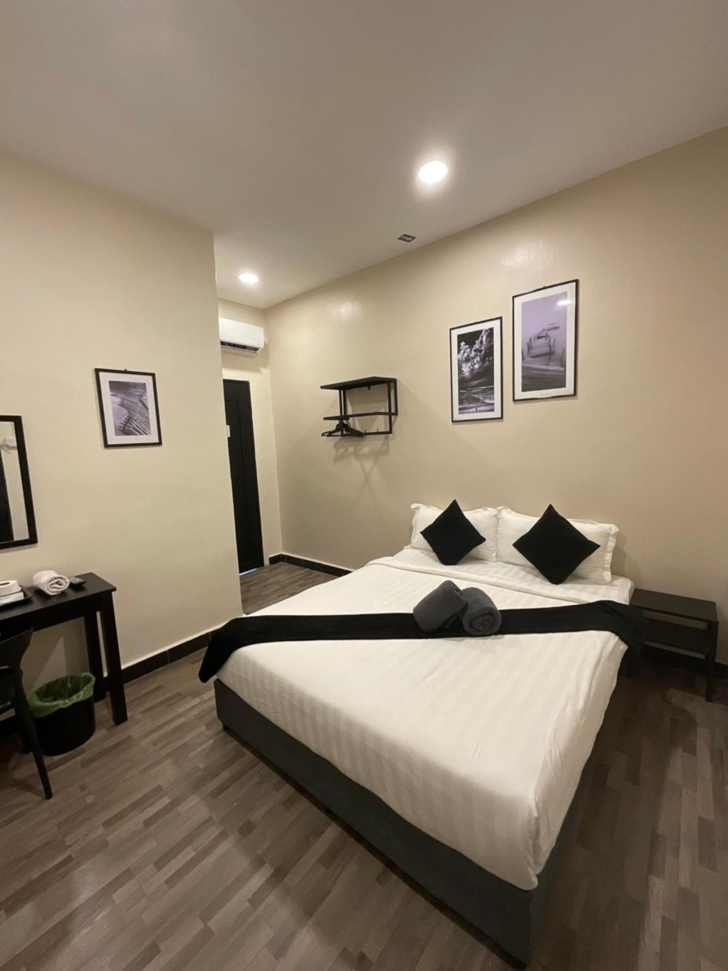 The Sky Inn Kuantan Exterior photo